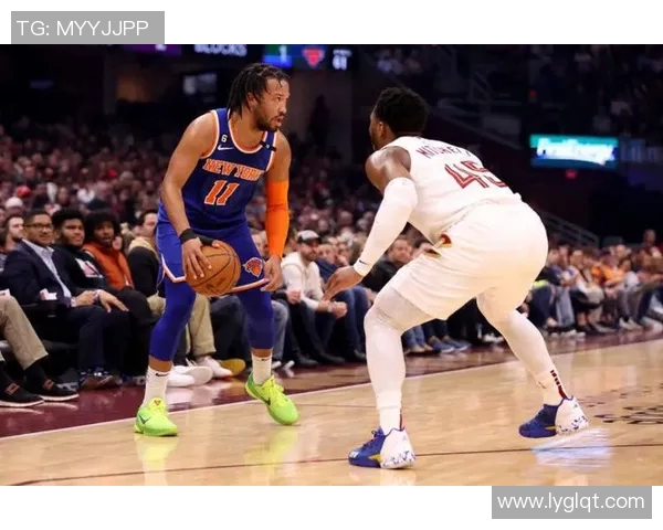 尼克斯与爵士的激烈对决谁能在NBA赛场上笑到最后